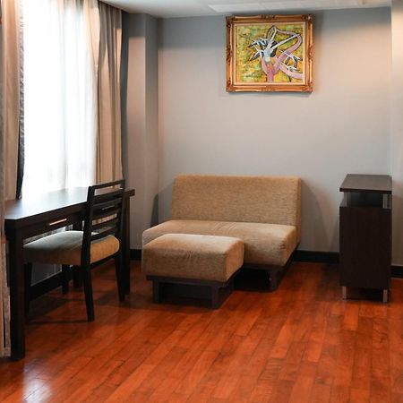 Royal Suite Hotel Bangkok Buitenkant foto