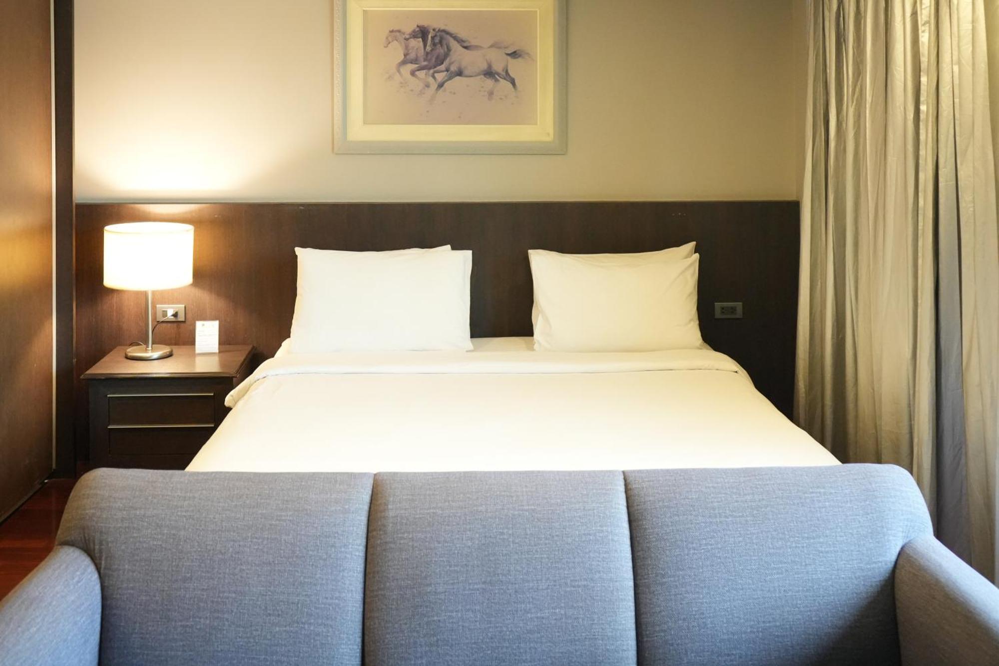 Royal Suite Hotel Bangkok Buitenkant foto