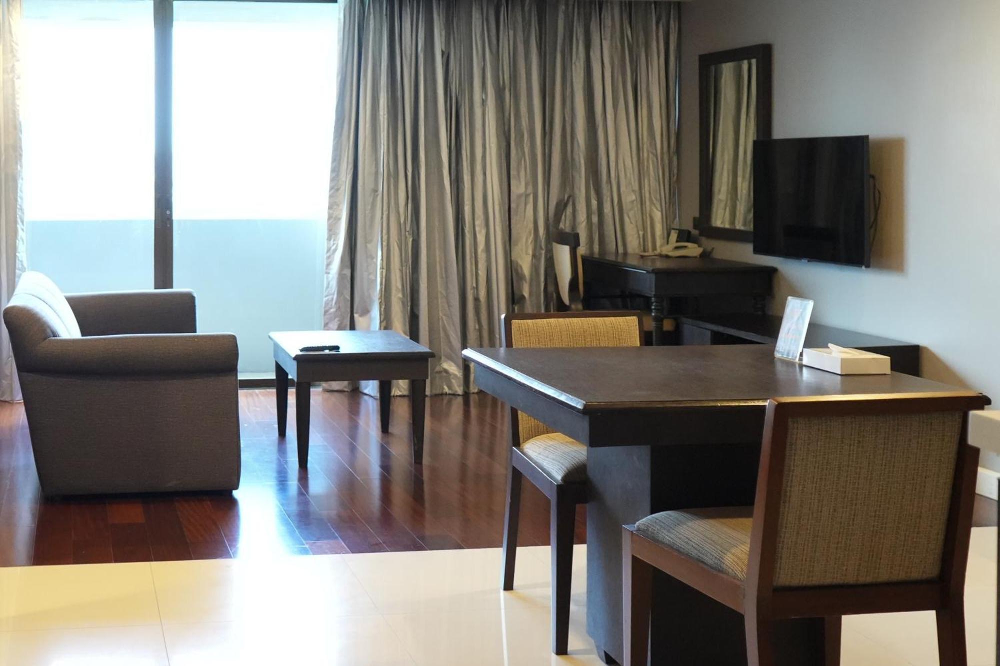 Royal Suite Hotel Bangkok Buitenkant foto