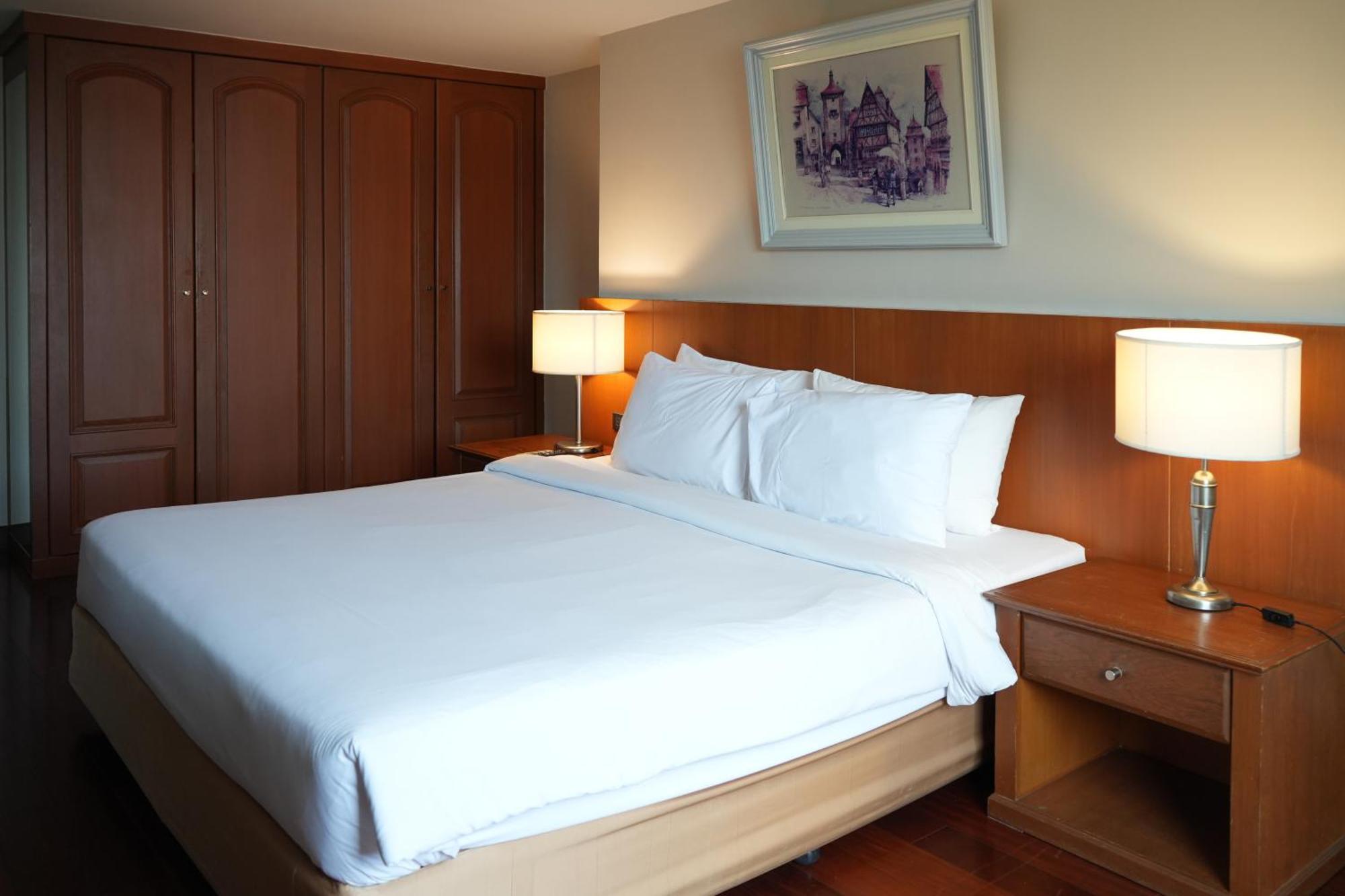 Royal Suite Hotel Bangkok Buitenkant foto