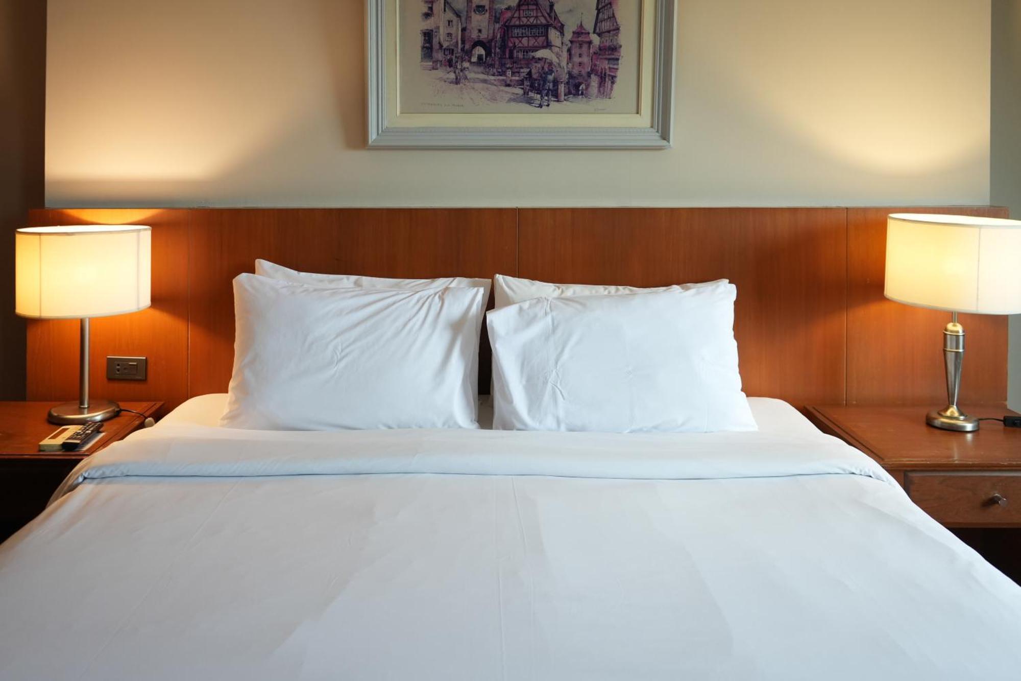 Royal Suite Hotel Bangkok Buitenkant foto