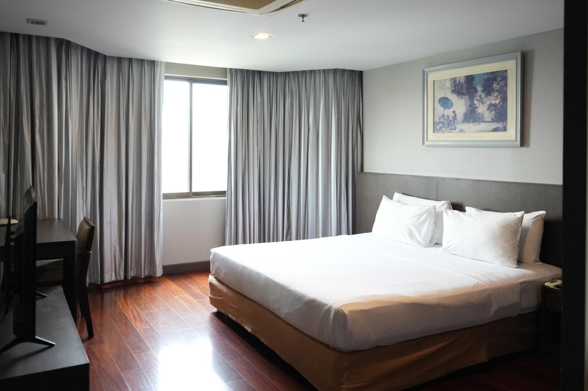 Royal Suite Hotel Bangkok Buitenkant foto