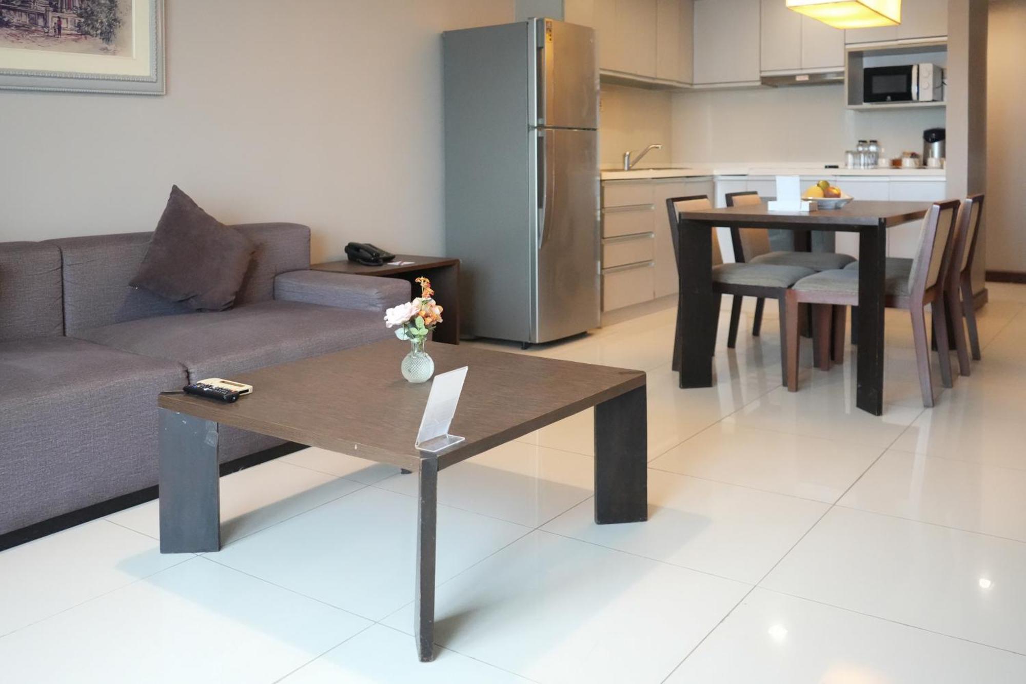 Royal Suite Hotel Bangkok Buitenkant foto