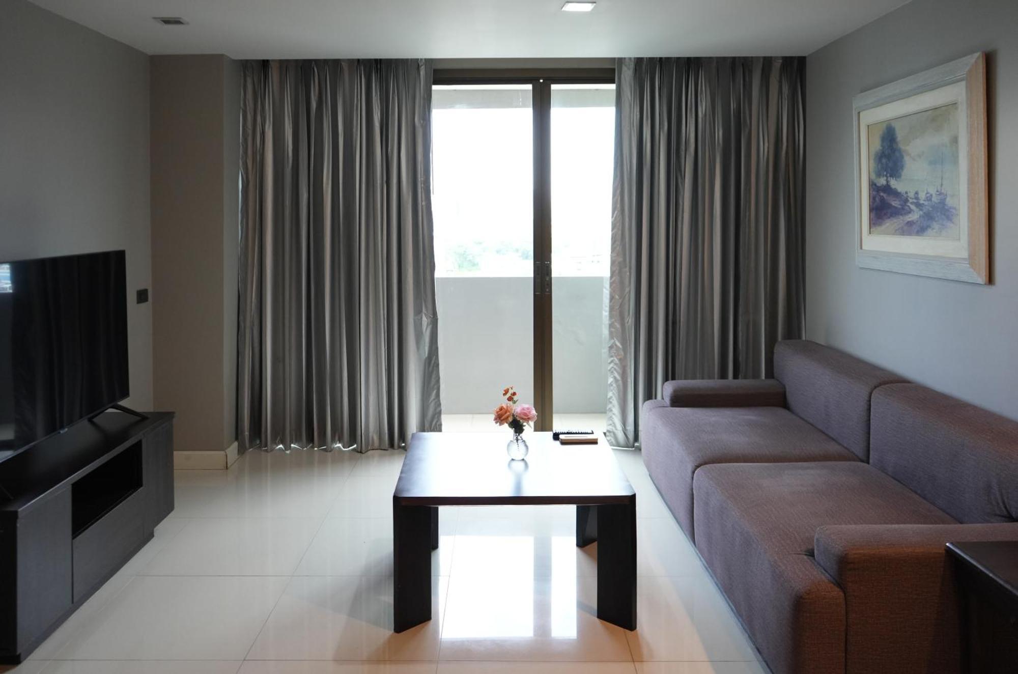 Royal Suite Hotel Bangkok Buitenkant foto
