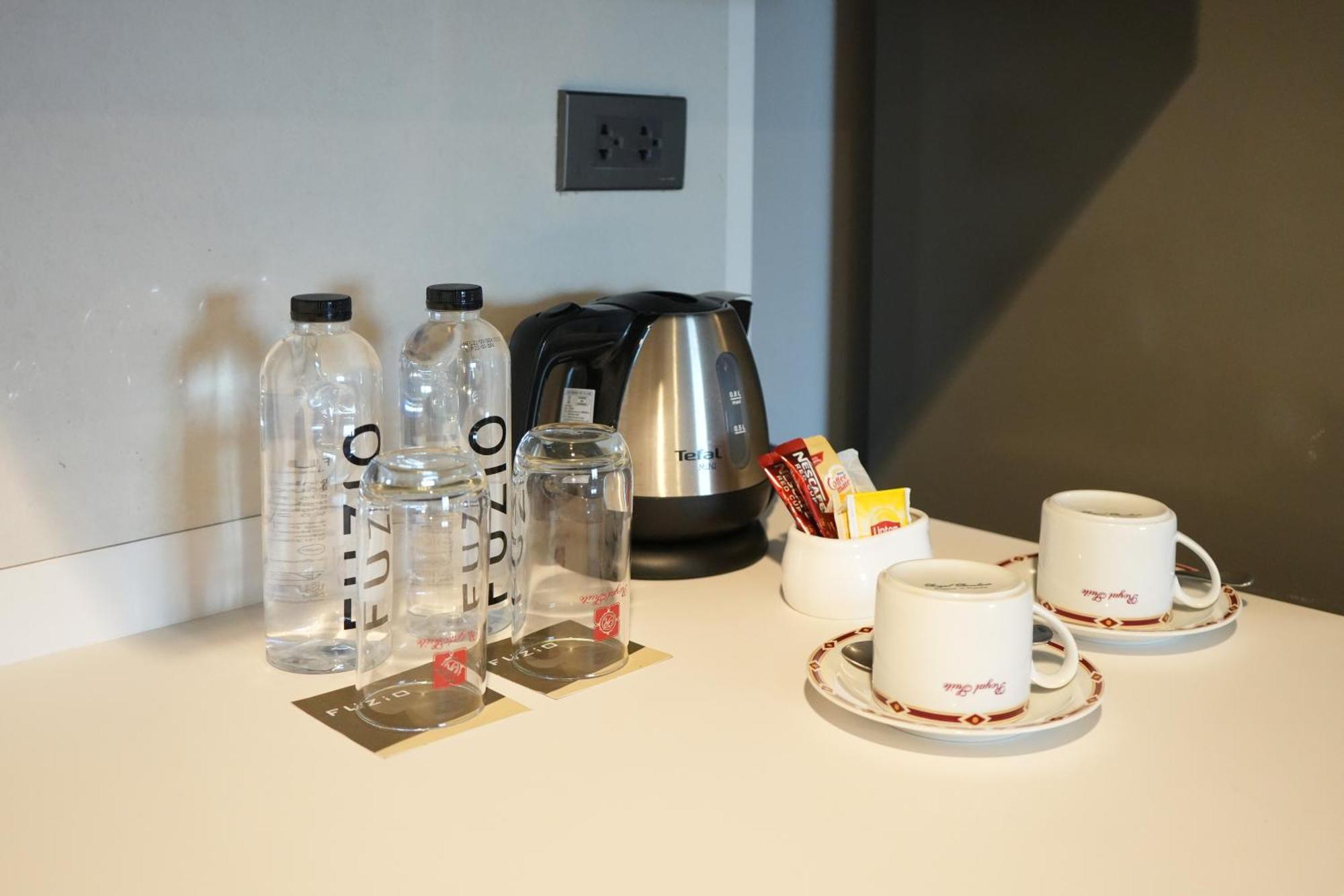 Royal Suite Hotel Bangkok Buitenkant foto