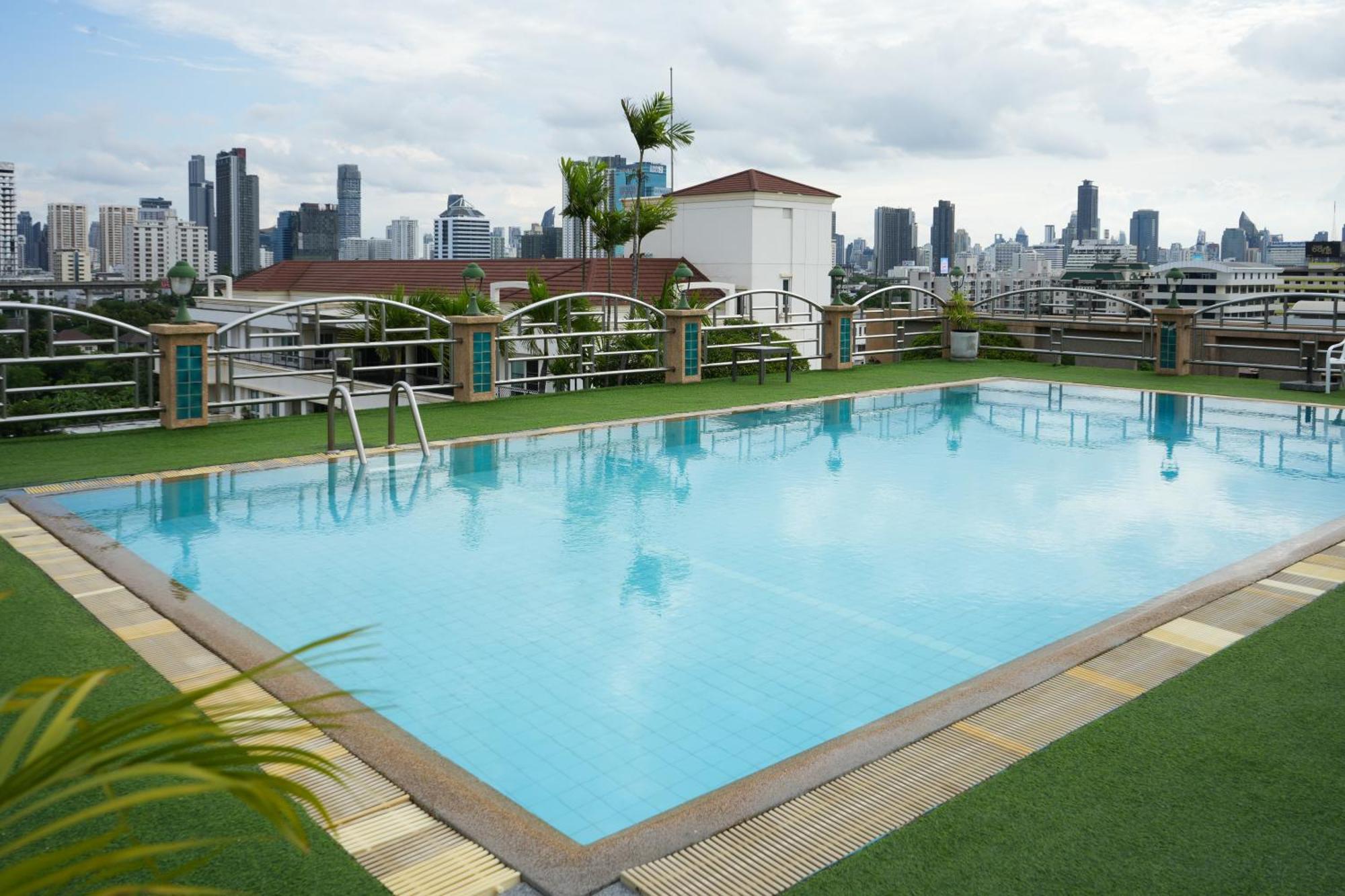 Royal Suite Hotel Bangkok Buitenkant foto