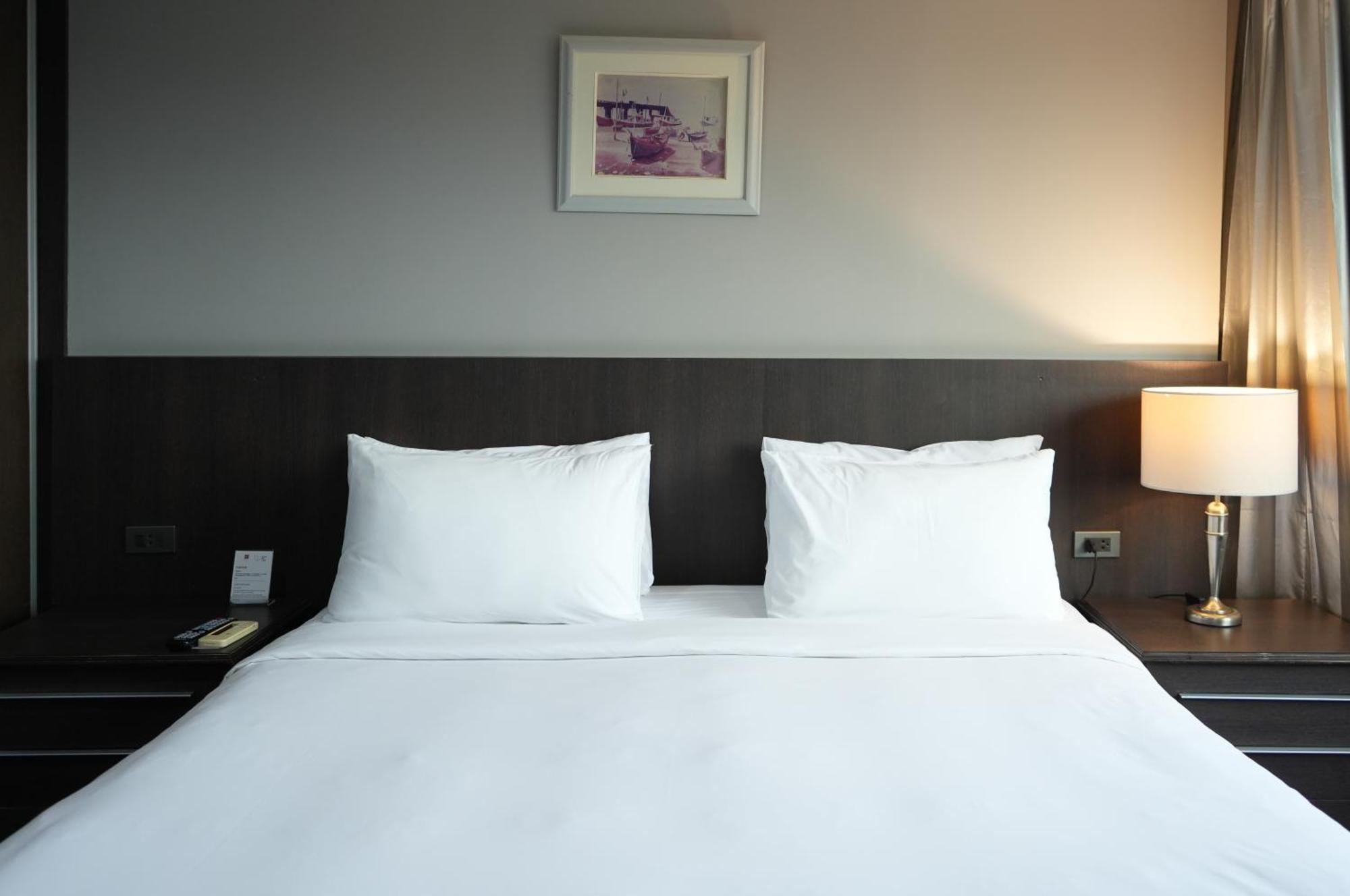 Royal Suite Hotel Bangkok Buitenkant foto