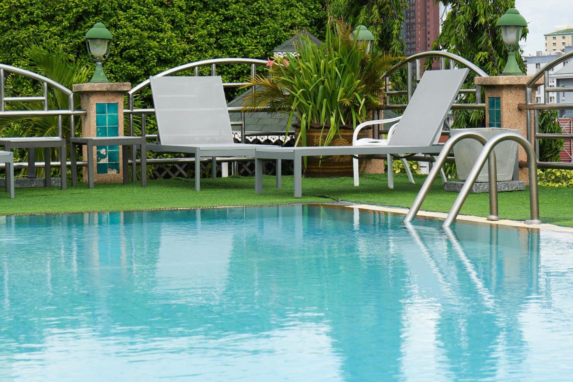 Royal Suite Hotel Bangkok Buitenkant foto