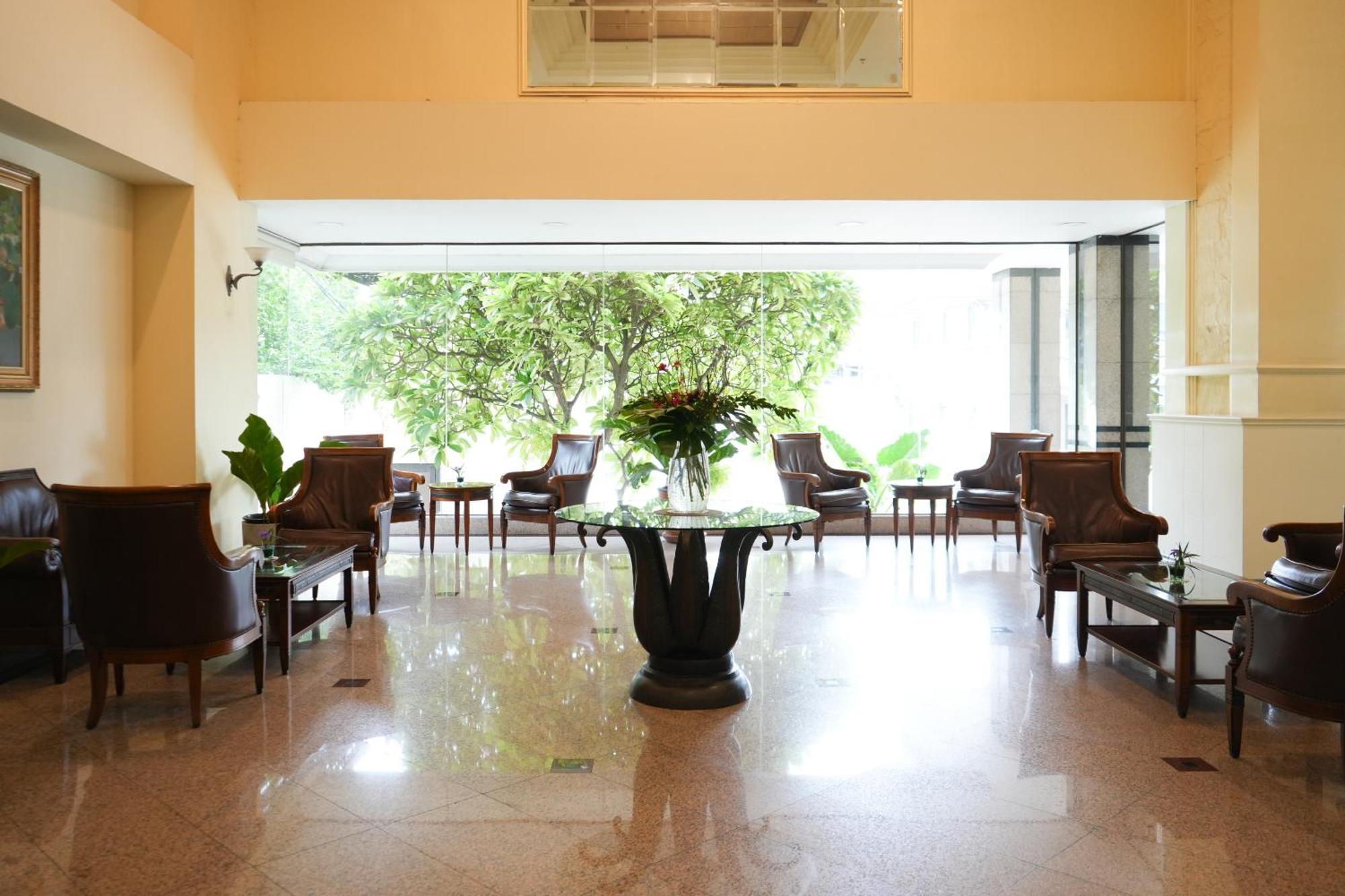 Royal Suite Hotel Bangkok Buitenkant foto