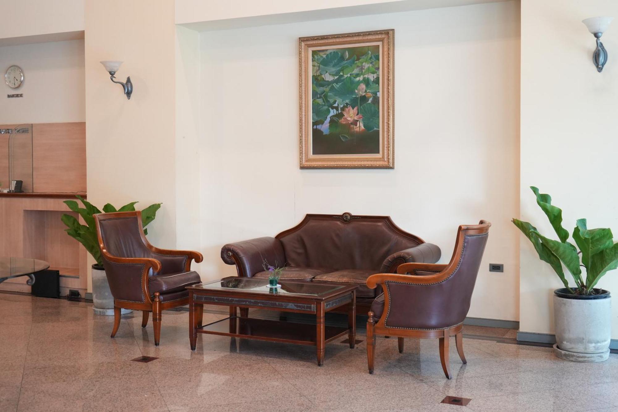 Royal Suite Hotel Bangkok Buitenkant foto